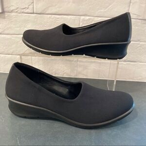 Ecco sz 38 US 7.5 black comfort loafers